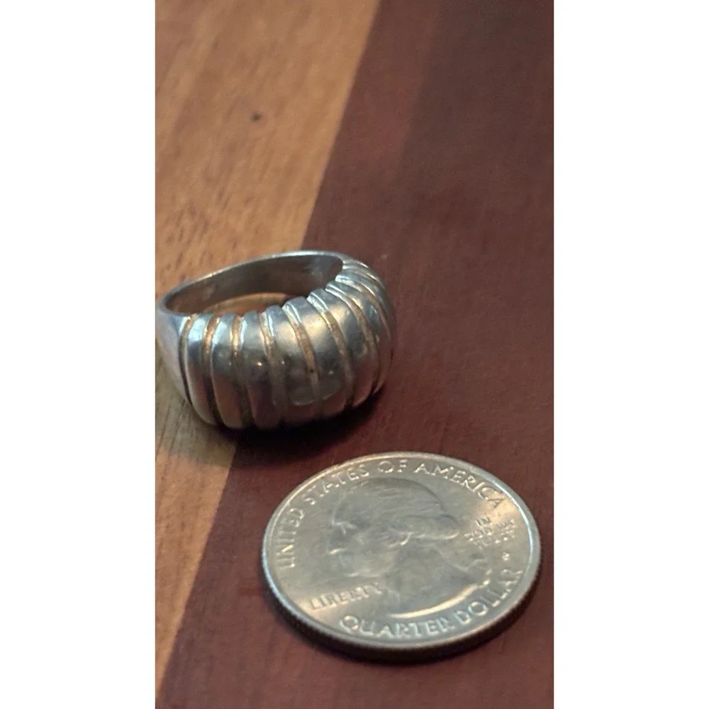 925 Sterling Silver Ribbed Domed Ring / Size 6.75, 8.5 Grams